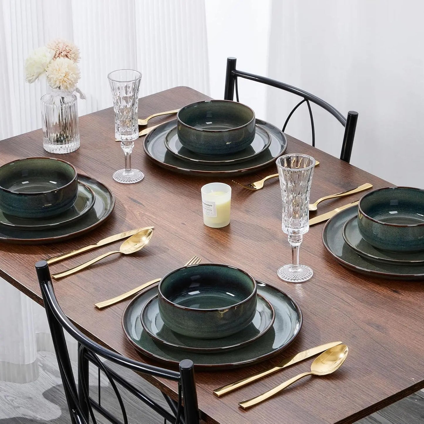 Dinnerware Sets for 4