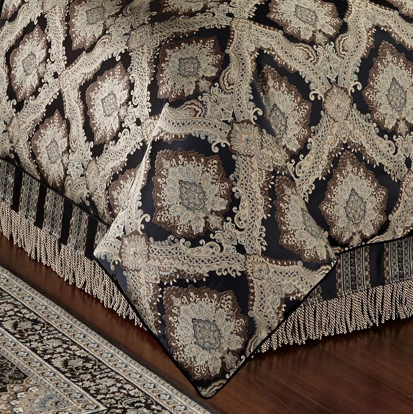 Fenmore Damask Bedding